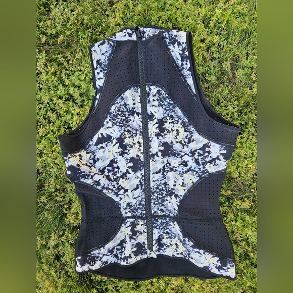 Lululemon surf swim top - Picture 2 of 7